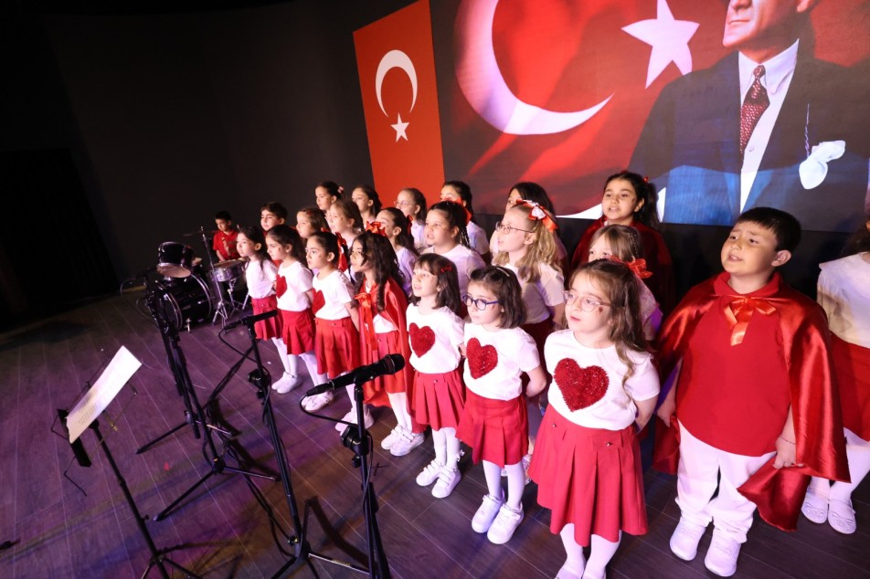 Körfezim Eğitim Kurumları’nda 23 Nisan Gururu: Miniklerin Performansı Alkış Topladı