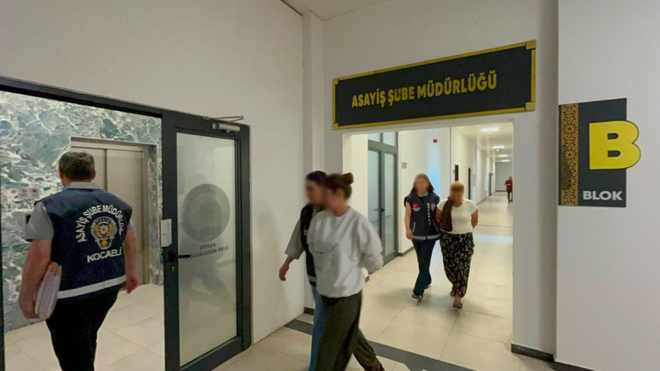 400 Bin TL'lik Vurgun Yapan Hırsızlık Şüphelileri Otoyolda Kıskıvrak Yakalandı