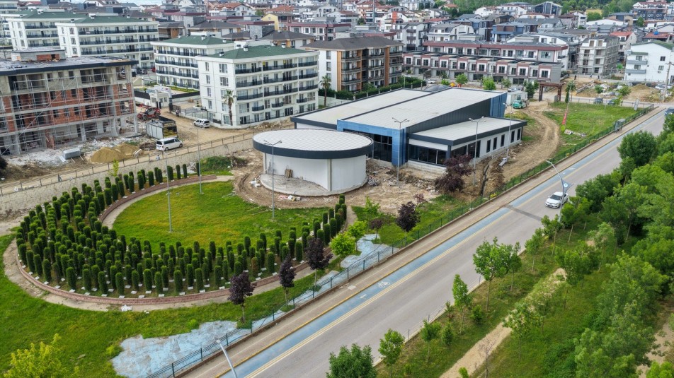 Başiskele'de Eğitimin Yeni Üssü: 15 Temmuz Bilim Merkezi'nde İnşaat Sürüyor