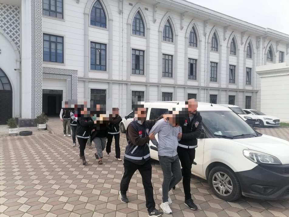 Çamaşırhane Cinayetinde İlk Duruşma: Bir Sanığa Tahliye, Katil Zanlısının Tutukluluğuna Devam