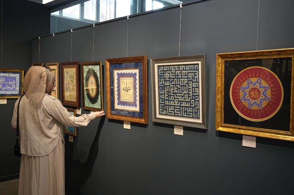 Seka Sanat'ta Görsel Şölen: Gençlerin "İz" Temalı Yıl Sonu Sergisi Beğeni Topladı
