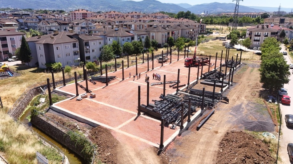 Kartepe'de Çok Amaçlı Dönüşüm: Yeni Kent Çarşısı Afetlerde Güvenli Liman Olacak