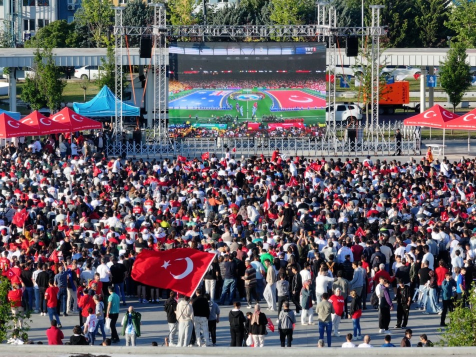 Kocaeli Tek Yürek: Binlerce Kişi Milli Maçı Dev Ekranda İzledi