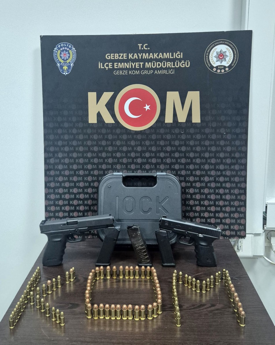 Gebze'de Silah Ticareti ve Sahtecilik Operasyonu: Change Araç Yakalandı