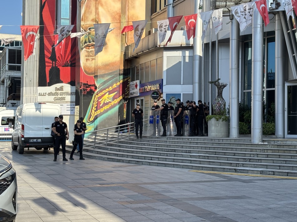 İzmit Belediyesi Operasyonunun Detayları Netleşti: 31 Şüpheli Hakkında 5 İlde Düğmeye Basıldı
