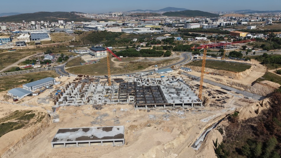 Çayırova Devlet Hastanesi’nin Yapımında Yarıya Gelindi