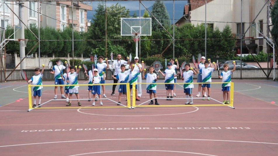 Kartepe'de Yaz Spor Okullarına Yoğun İlgi