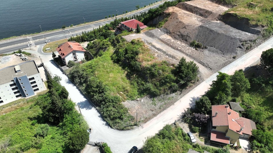 Halıdere’de Altyapı Sonrası Yol Yenileme: 3 Sokak Parkeyle Kaplandı