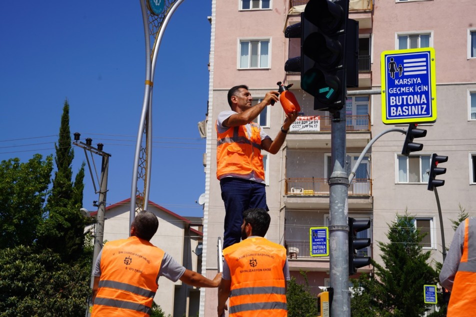 Kocaeli'de Trafik Sinyalizasyonuna Yaz Bakımı: 269 Kavşakta Çalışmalar Sürüyor