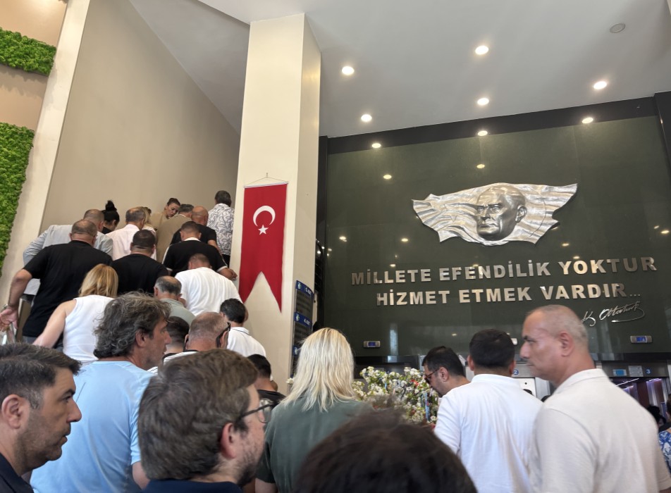 İzmit Belediyesi'ndeki Aramalar Tamamlandı: Personel İşe Döndü