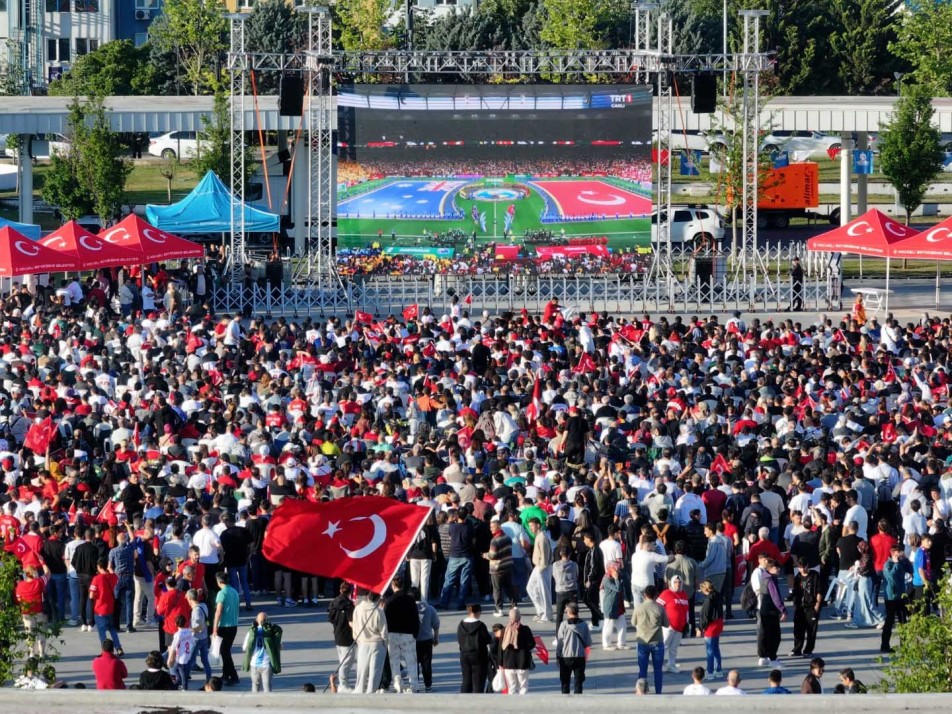 Kocaeli'nin Meydanları ve Parkları Sosyal Hayatın Yeni Kalbi Oldu