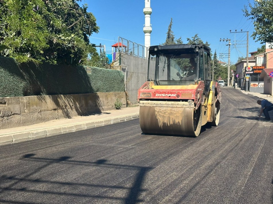 Gebze'de Pelitli Mahallesi Atatürk Caddesi Asfaltlandı