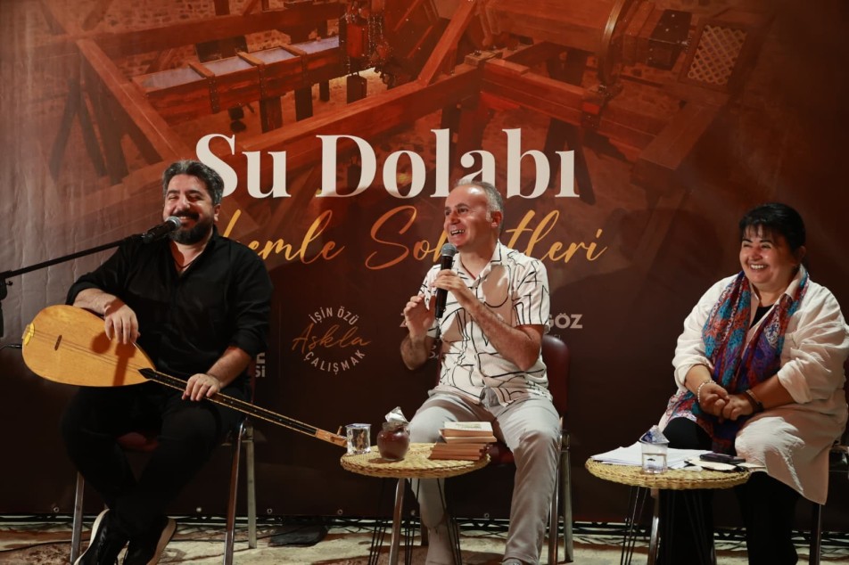 Tarihi Su Dolabı'nda Neşet Ertaş Türküleri Yankılandı