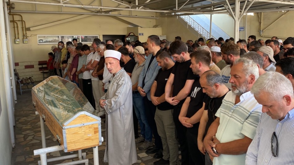 Gölcük'teki Palalı Dehşette Hayatını Kaybeden Amca Son Yolculuğuna Uğurlandı