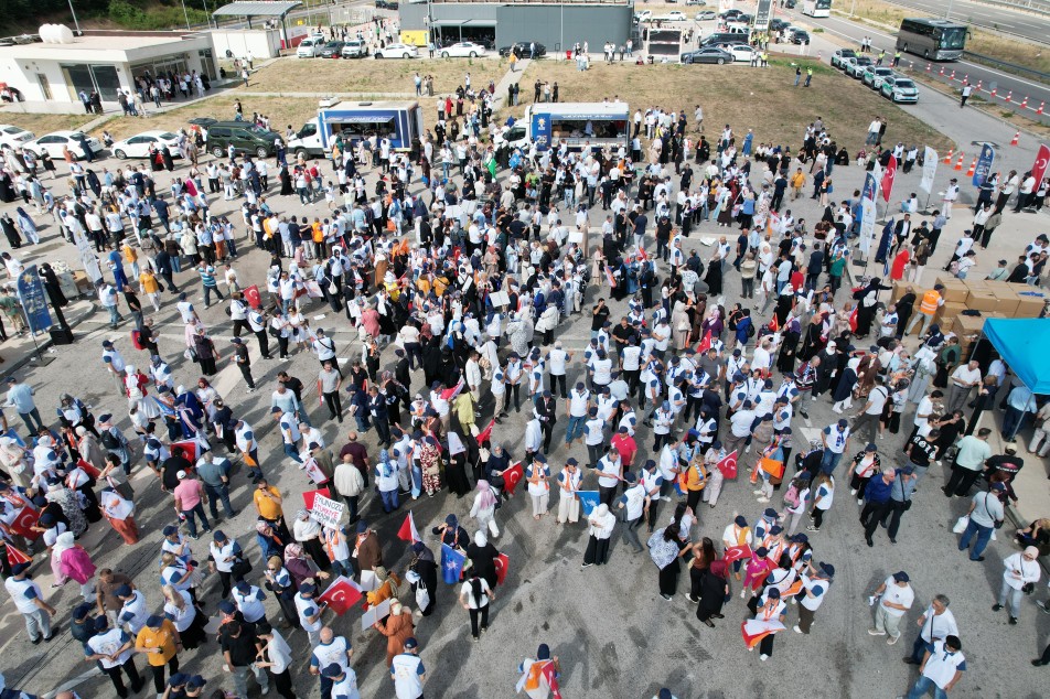 AK Parti'nin 25. Yıl Dönümü İçin Dev Konvoy: İstanbul Teşkilatı Ankara Yolunda