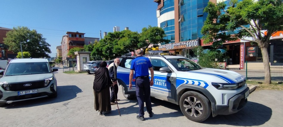 Belçikalı Turist Çiftin İmdadına Kocaeli Zabıtası Yetişti