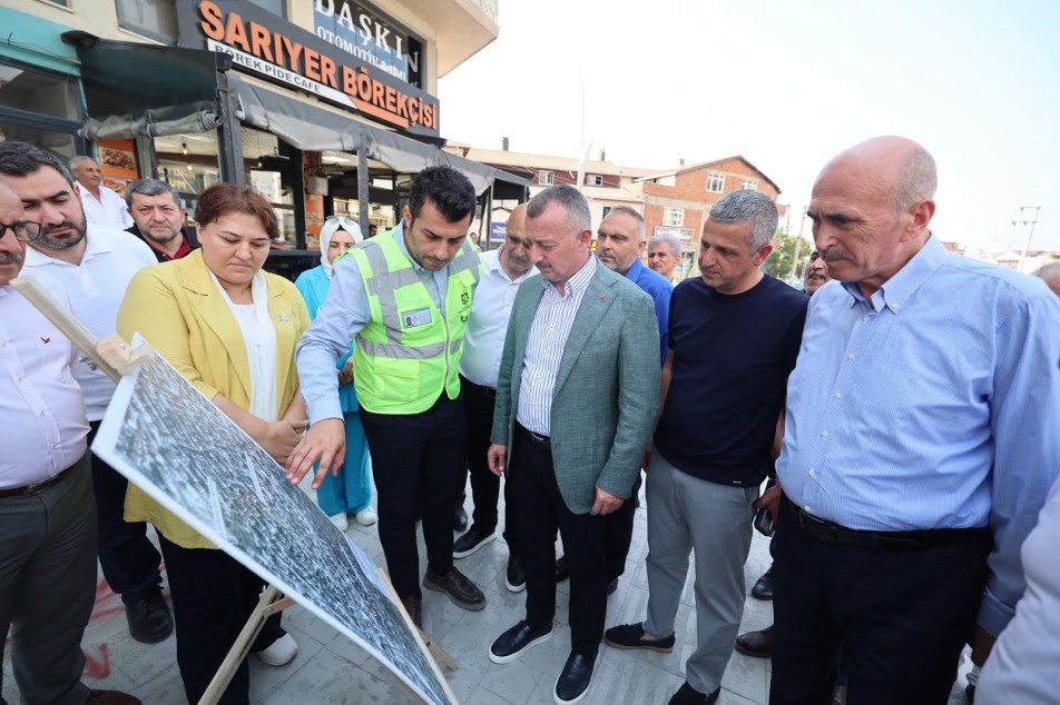 Başkan Büyükakın Çayırova'da Projeleri İnceledi, Esnafla Bir Araya Geldi