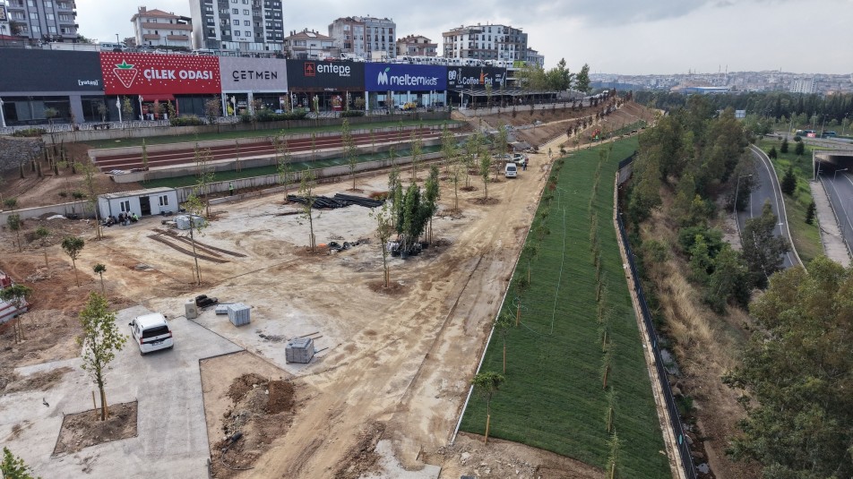 Çayırova'da Park ve Yeşil Alanlarda Bakım ve Yenileme Seferberliği
