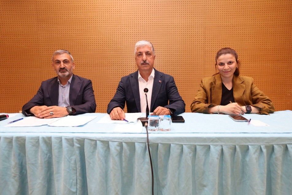 Dilovası Meclisinde Yatırımlar Masaya Yatırıldı: Semt Konağının Temeli Atıldı