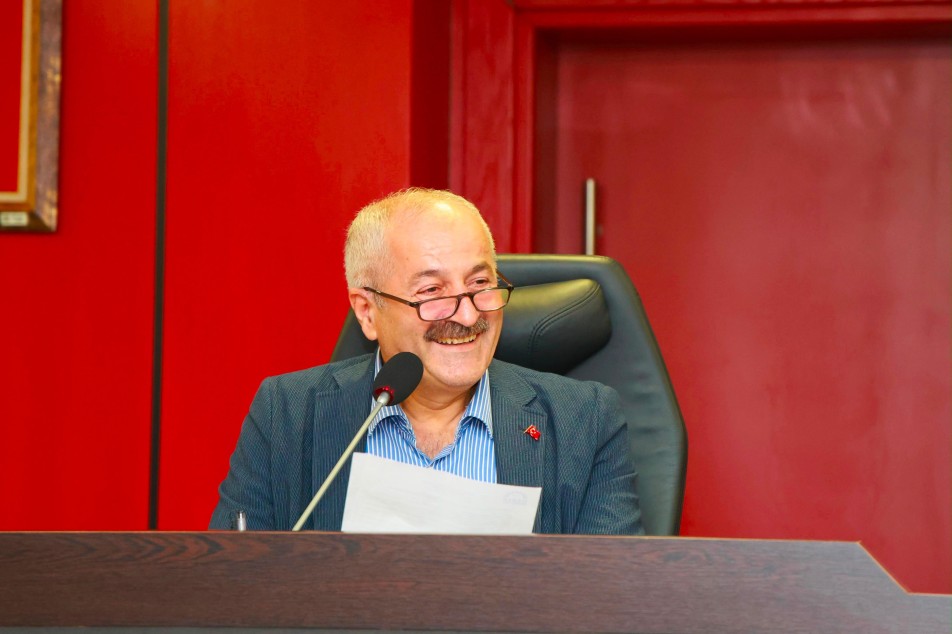 Gebze Meclisinden Üniversitelilere Eğitim Desteği: 12 Bin TL Verilecek