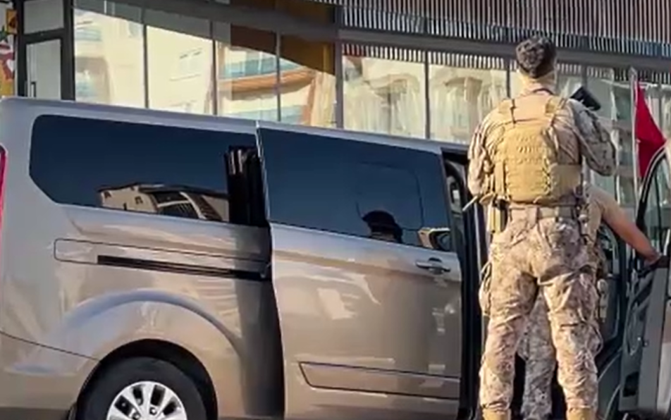Gebze'de Özel Harekat Destekli Operasyon: Kaçmaya Çalışan Şüpheli Yakalandı