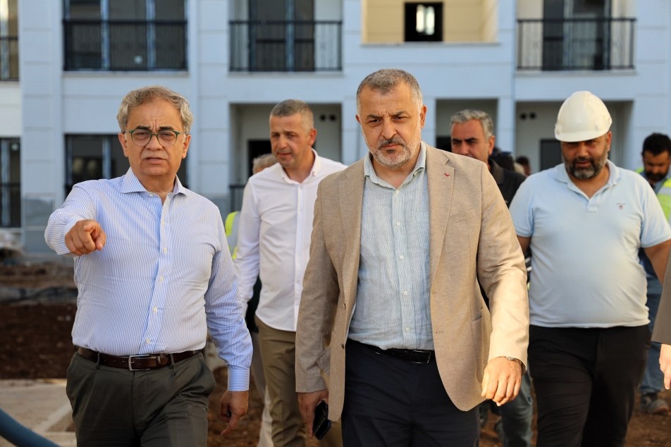Kartepe Evleri'nde Teslim Öncesi Son Düzlük: Dr. Hayri Baraçlı Sahada İncelemelerde Bulundu