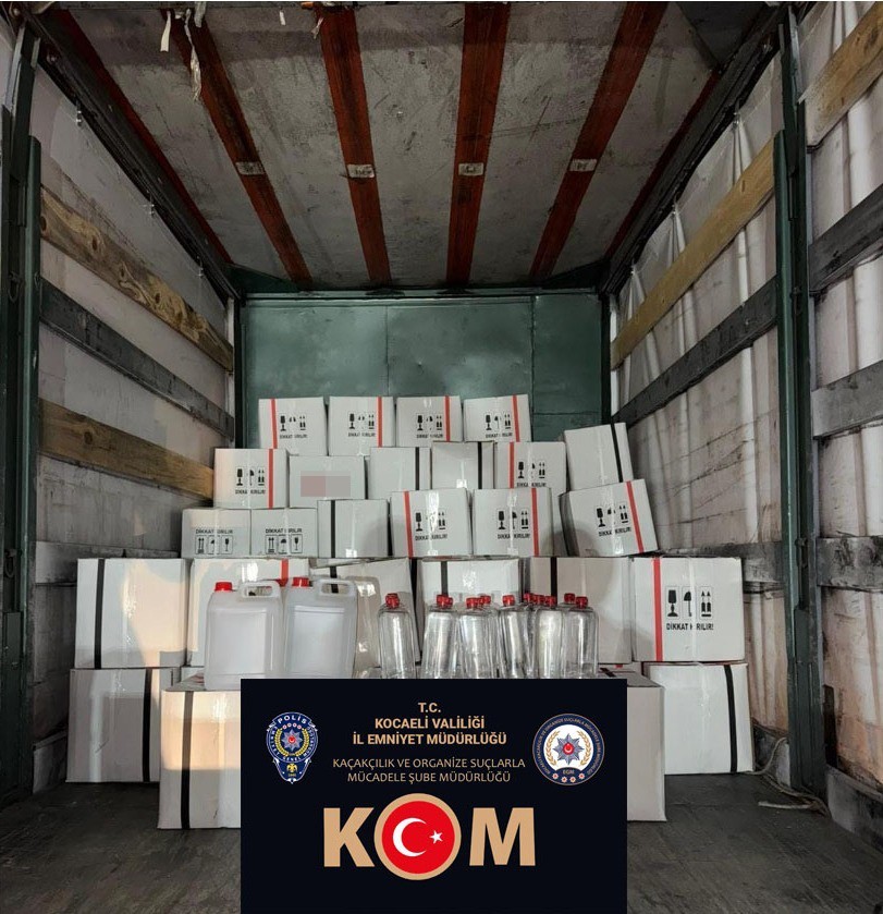 Körfez'de Kaçakçılık Operasyonu: 2 Bin 400 Litre Etil Alkol Ele Geçirildi