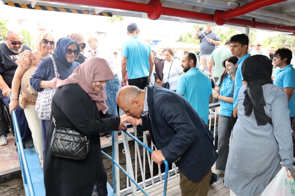 Körfez'in Çınarlarından Mavi Tur: Kıdemli Gençler Vapur Gezisinde Unutulmaz Bir Gün Yaşadı