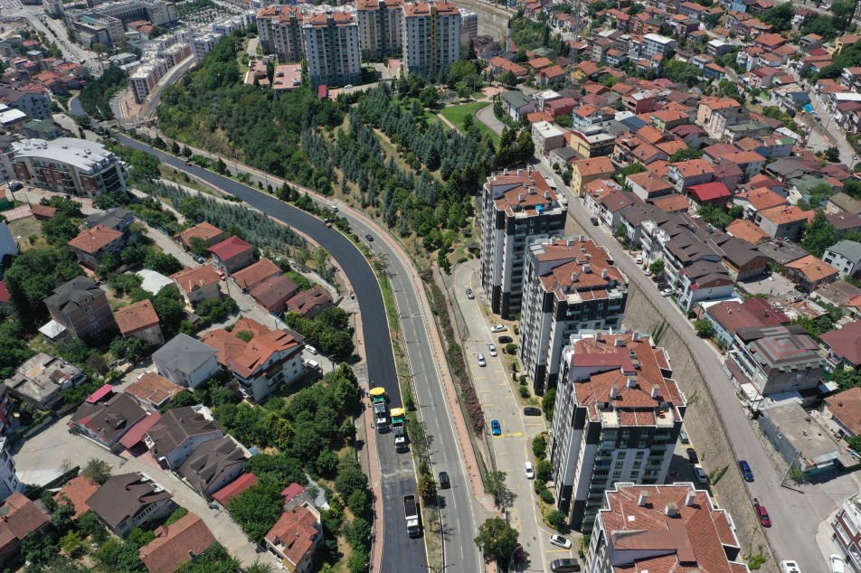 Tosyalı'nın Cüruf Bazlı Asfaltı Kocaeli Yollarında: Santral Rampası'na Çevreci Dokunuş