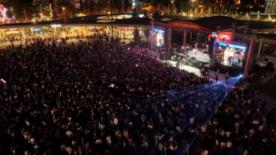 Zafer Bayramı'na Büyükşehir'den çifte konser