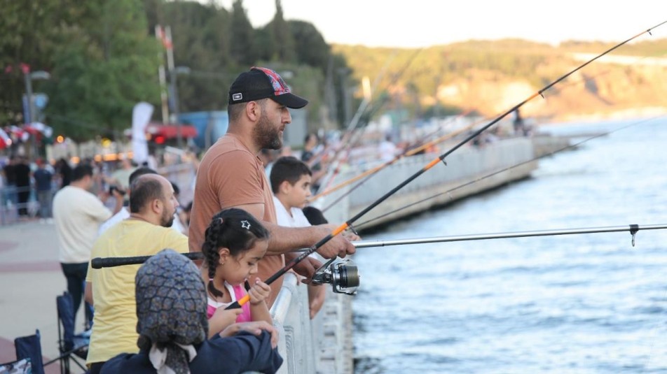 Baba-Çocuk Balık Tutma Keyfi Eskihisar'da Gerçekleşti