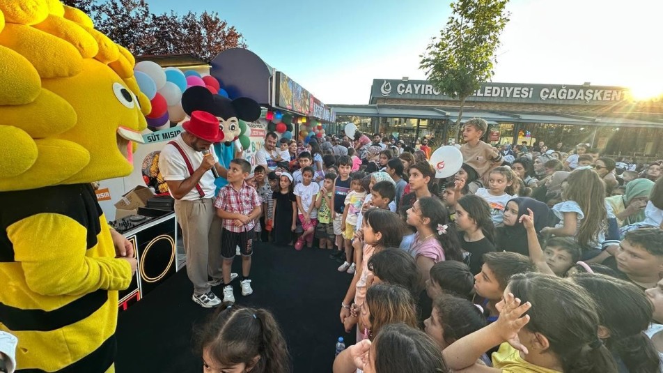 Çayırovalı çocuklar, 'Yaza veda, eğlenceye merhaba' etkinliğinde buluştu