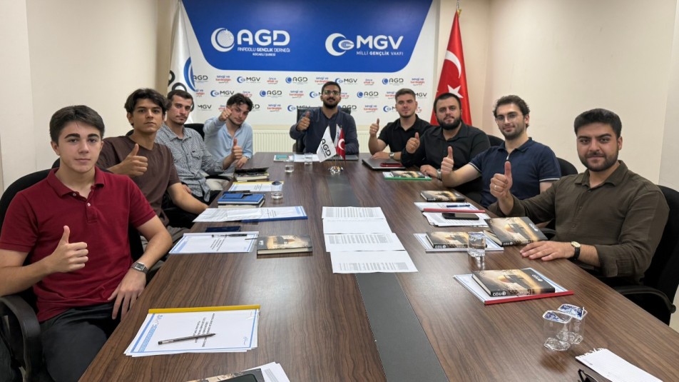 "Hedefimiz, Kocaeli'deki tüm liselerde gençlerimizle buluşmak"