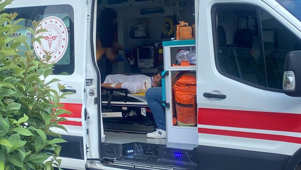 Gebze'de İşçi servisi ile kargo midibüsü çarpıştı: 4 yaralı