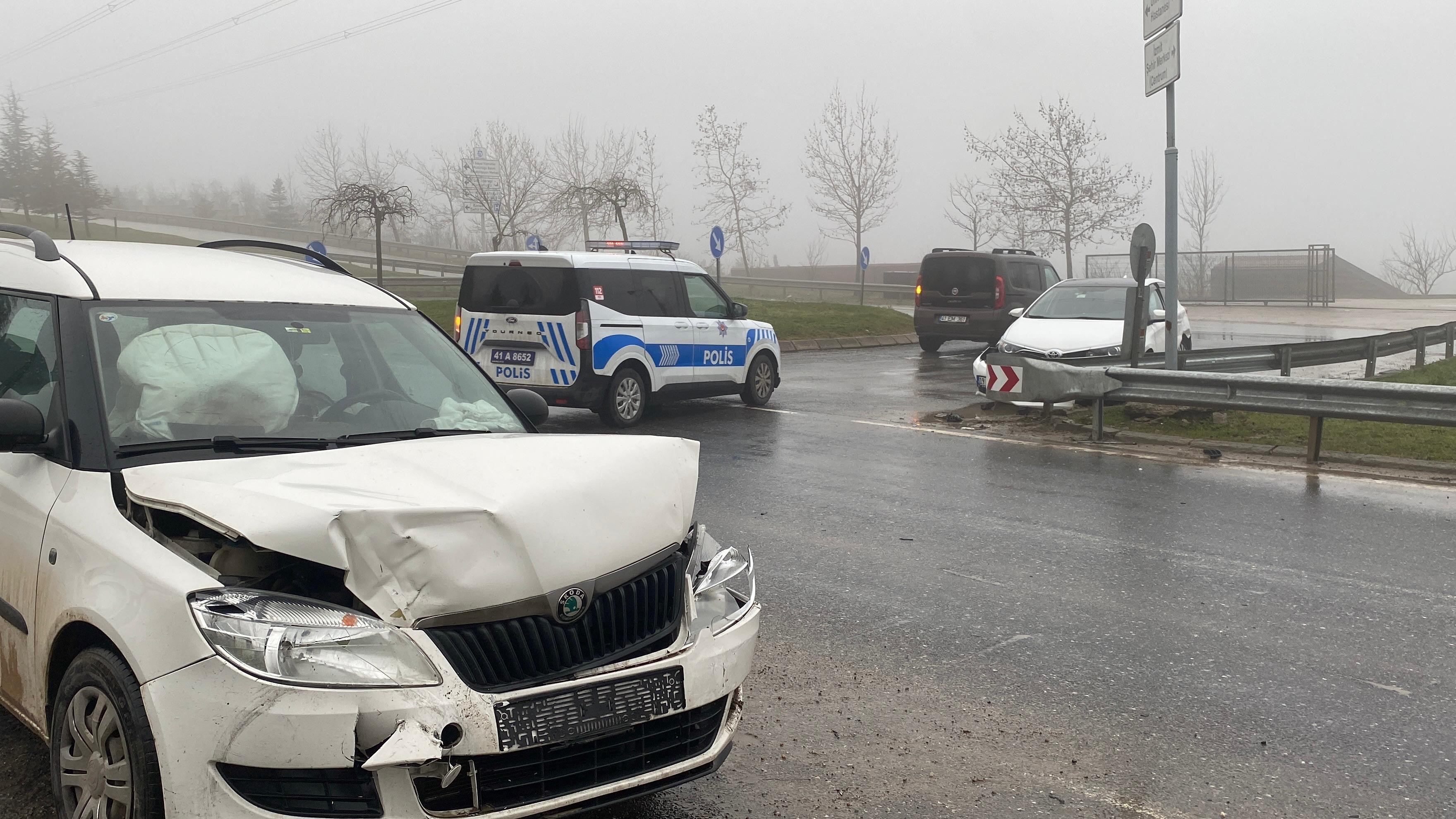  İki otomobilin çarpıştığı kazada sürücüler yaralandı