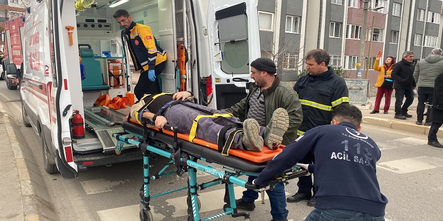 Darıca'da refüjden atlayıp karşıdan gelen otomobille çarpıştı: 2 yaralı