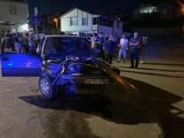 2 otomobil çarpıştı: 2 yaralı