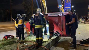 otomobil takla attı: 1’i ağır 2 yaralı