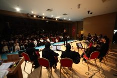 Kursiyerlerden renkli gösteri