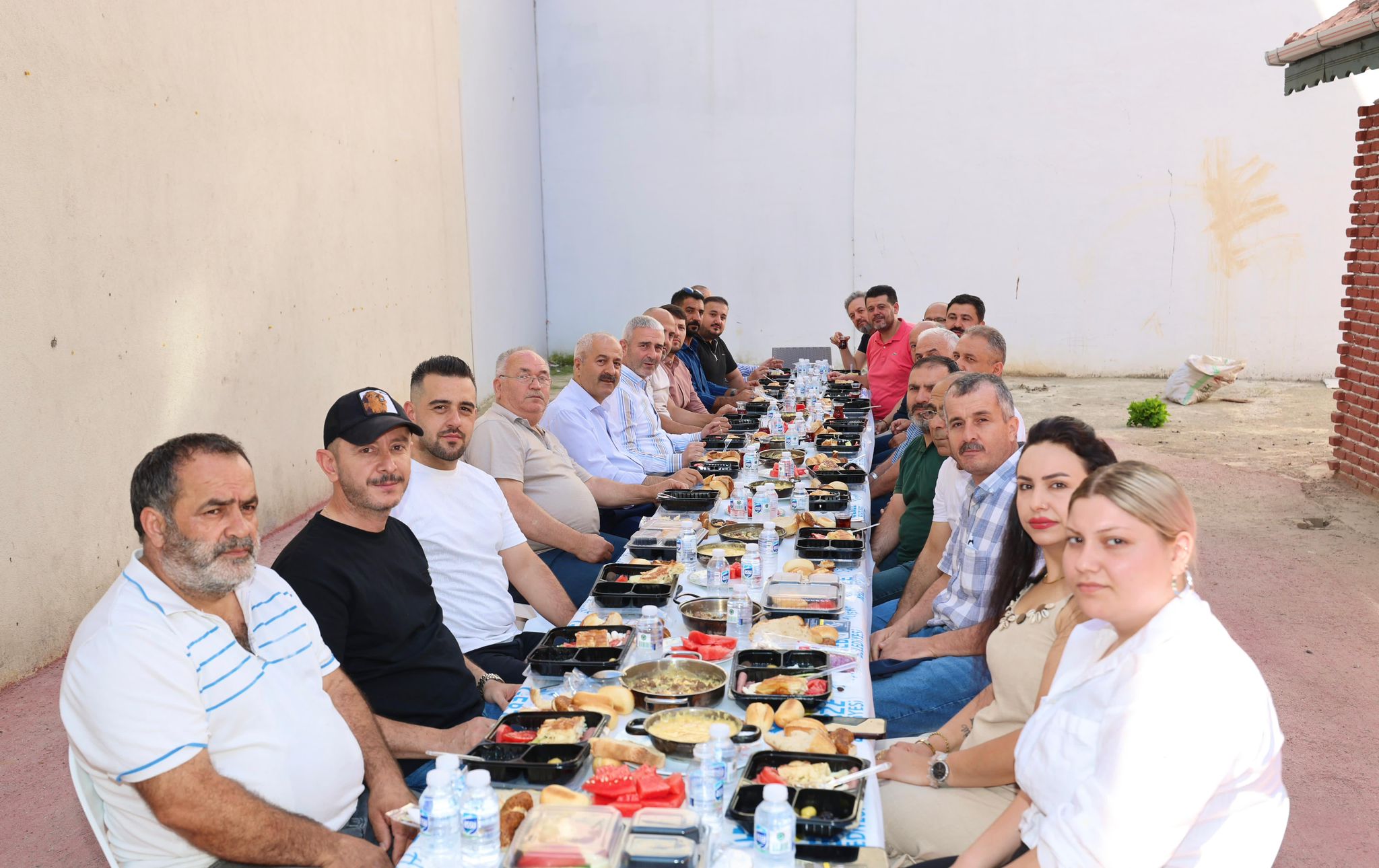 Başkan Sahada, Esnafla Yan Yana!