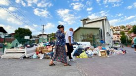 İzmit’te Çöp Sorunu Mahalleliyi Canından Bezdiriyor