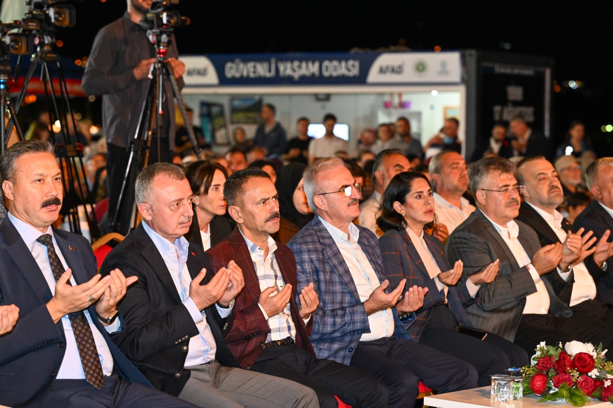 AFAD: Yıl sonunda 453 bin konut hak sahiplerine teslim edilecek