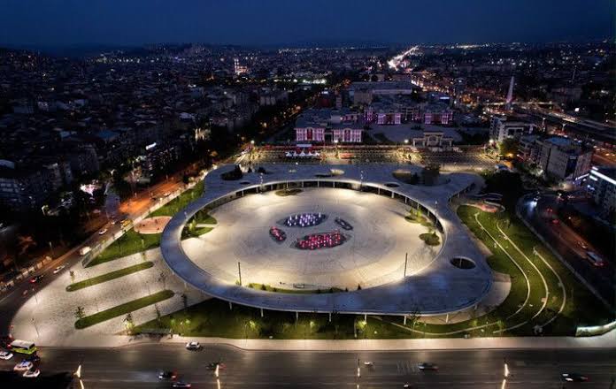 İzmit’te açık havada sinema keyfi devam ediyor