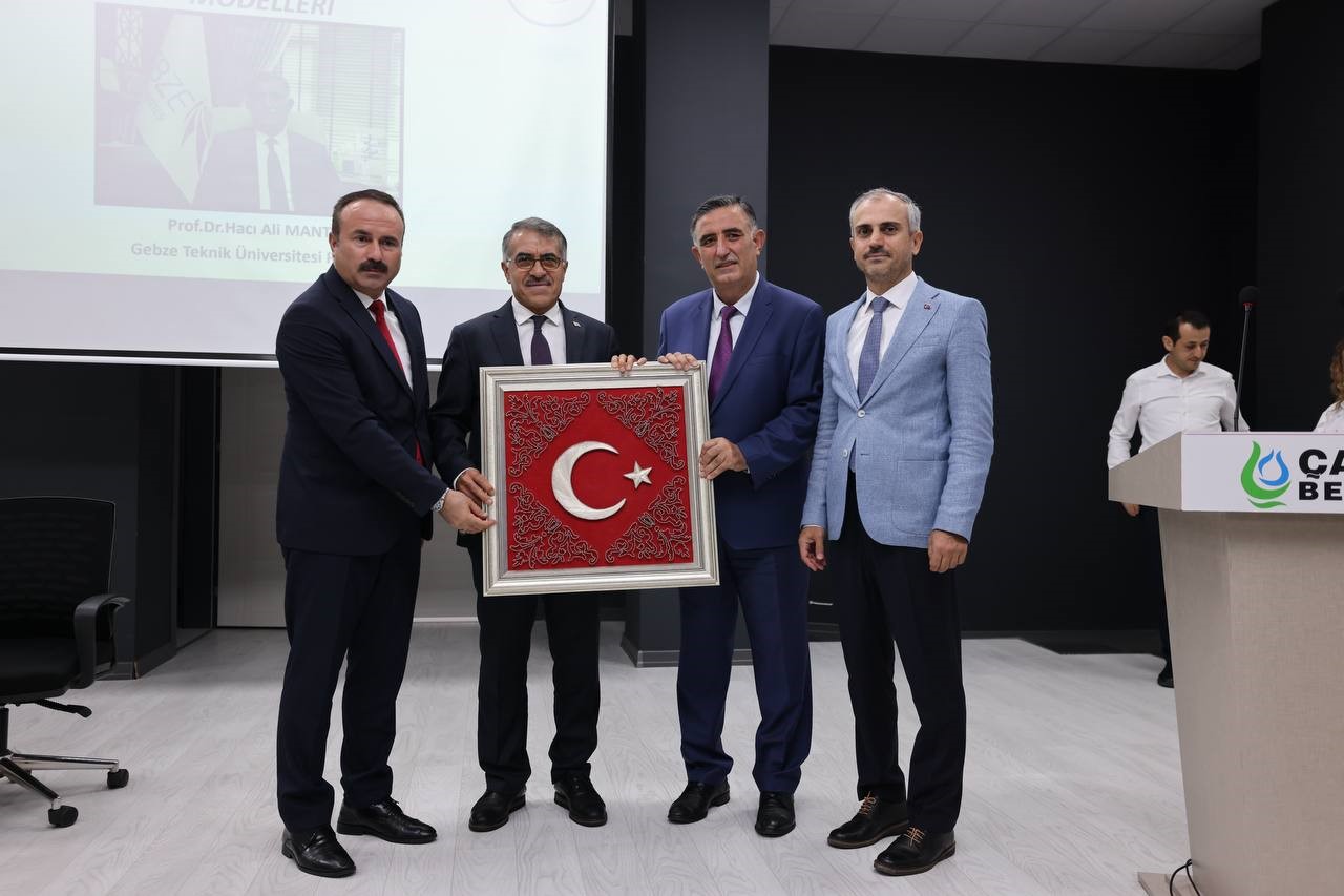 Çayırova’da Eğitimde İş Birliği Masaya Yatırıldı