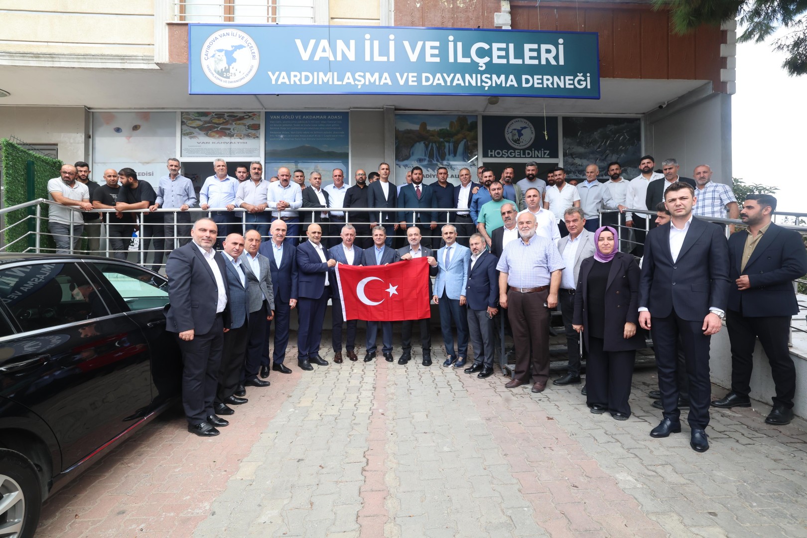 Büyükakın, Çayırova’da hemşehrilerle bir araya geldi