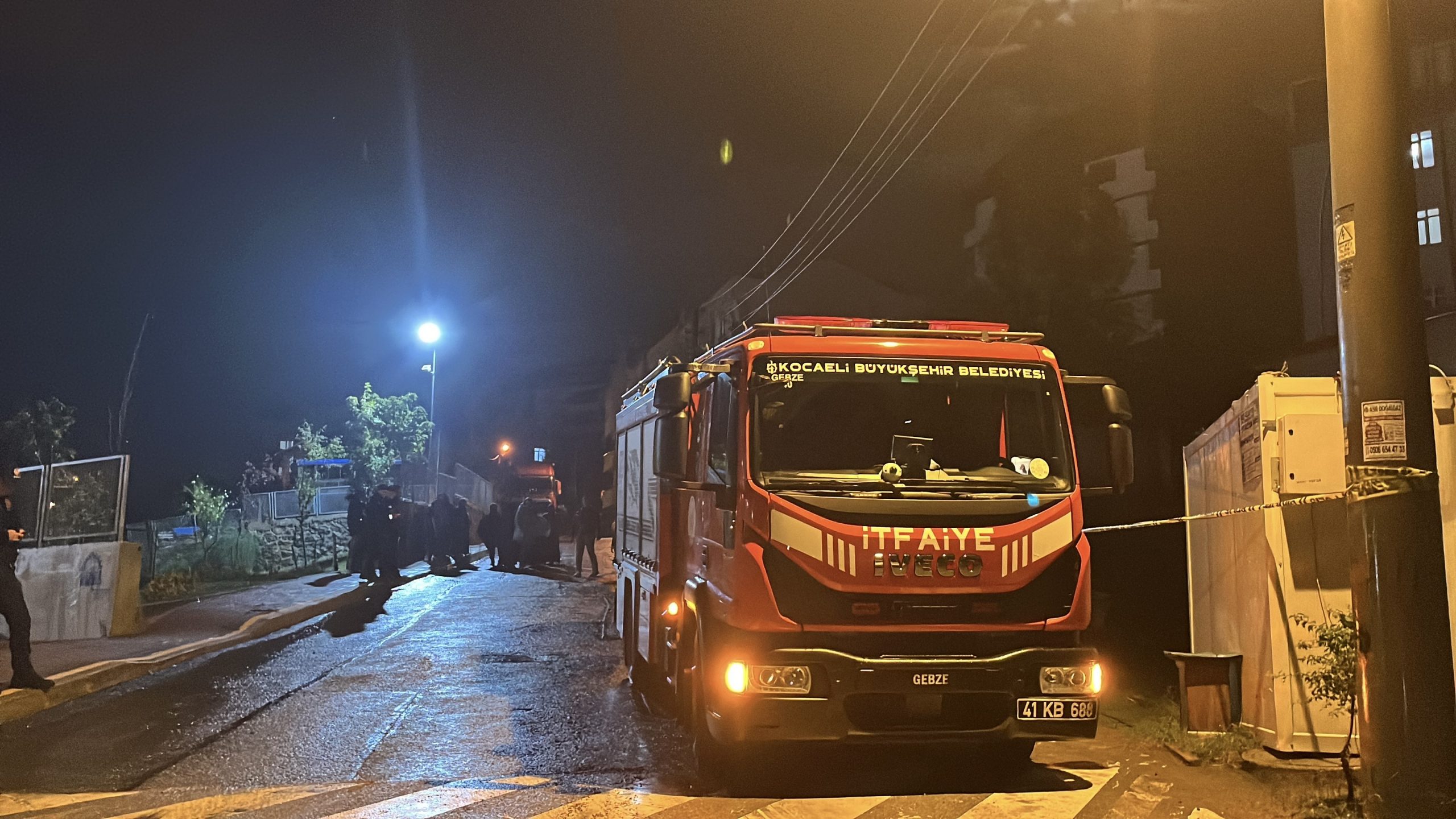 Gebze’de İnşaat Tehlikesi: Evin Duvarı Çöktü, Aile Tahliye Edildi