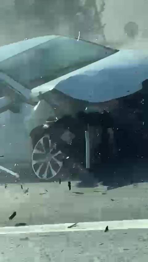 Bebekli otomobili sıkıştıran maganda tutuklandı