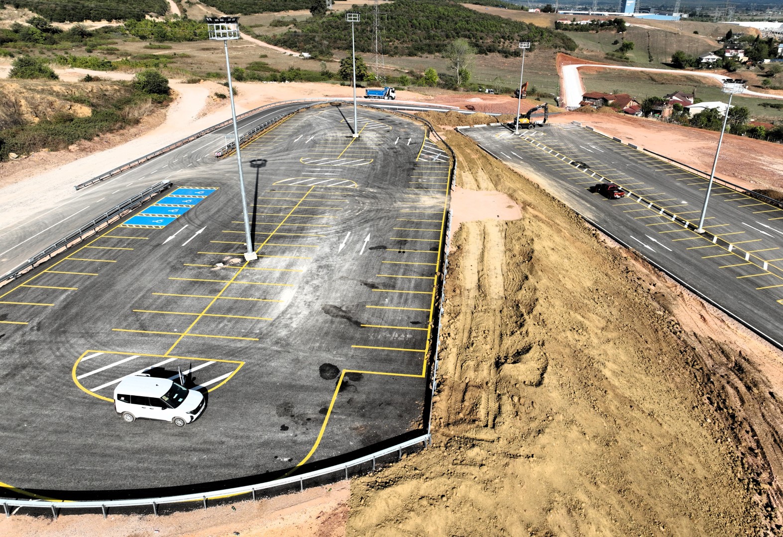 Kocaeli Stadı çevresinde düzenleme çalışmaları sürüyor