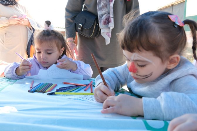 Minikler, Hayvanları Koruma Günü’nde atlarla buluştu