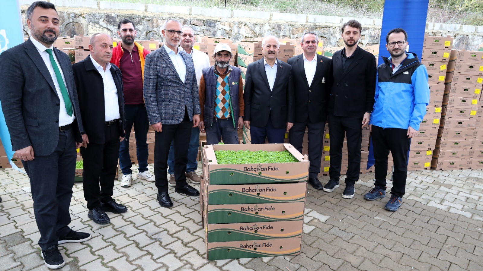 Gebze’de ÇiftçiYE 500 Bin Adet Sebze Fidesi Verildi